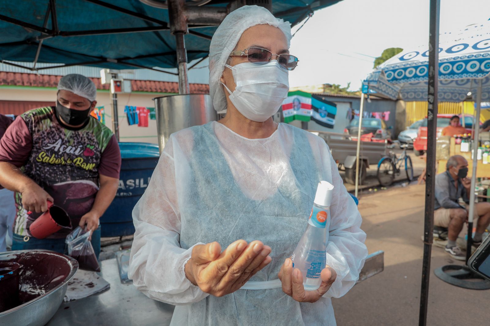 Dinair Moreira não dispensa os cuidados na hora de ir às compras